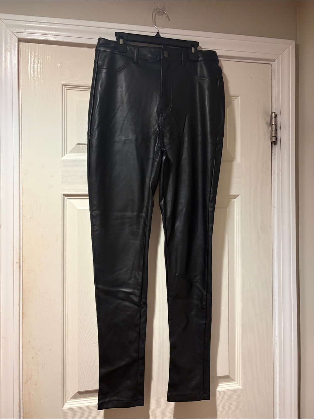 Shinestar Faux Leather Skinny Pants in Black M